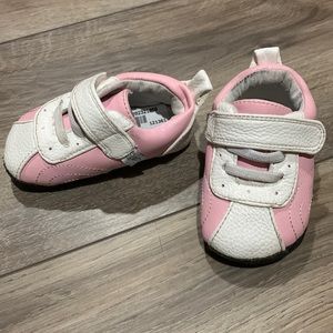 Iily and jack size 4 pink and white baby runner . Like new
